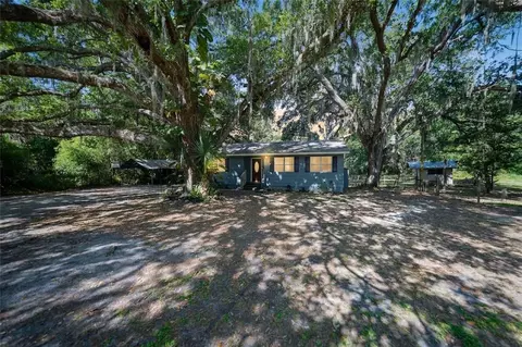 Exterior - 2403 SE Pointer Ave, Arcadia, FL 34266 photo 2 of 15