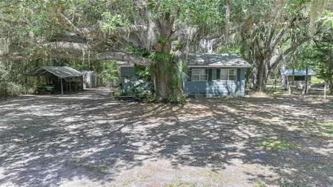 Exterior - 2403 SE Pointer Ave, Arcadia, FL 34266 photo 6 of 15