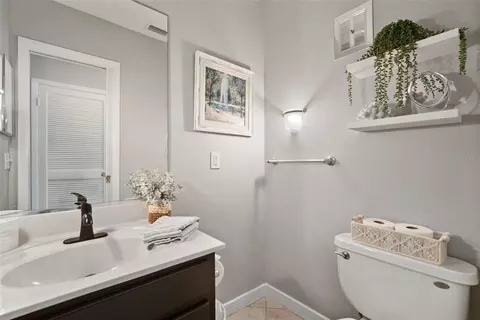 Bath - 380 Base Ave E #202, Venice, FL 34285 photo 2 of 2