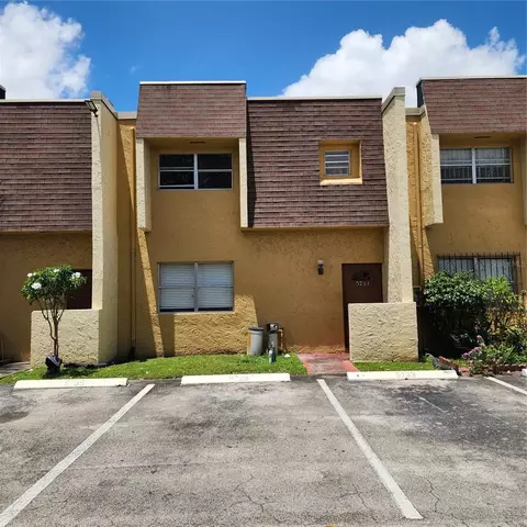 5733 Blueberry Ct #119, Lauderhill, FL 33313