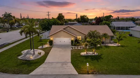 402 SW 37th Ln, Cape Coral, FL 33914