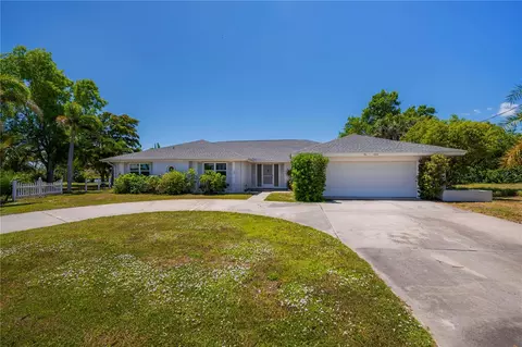 137 Sinclair St SE, Port Charlotte, FL 33952