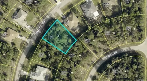 811 Grenada Ave, Lehigh Acres, FL 33974