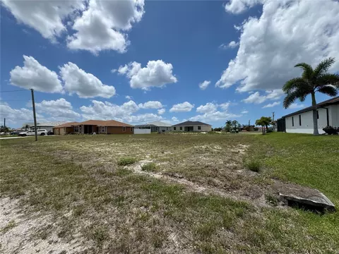 2018 NW 33rd Ave, Cape Coral, FL 33993