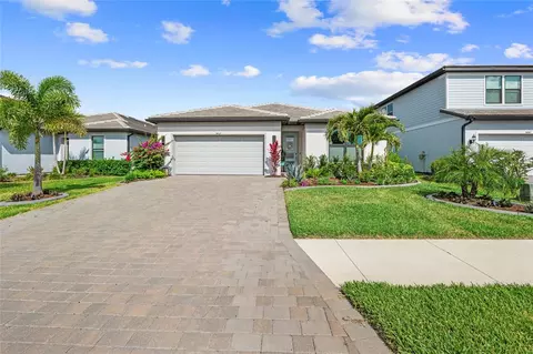 5437 Silverside Pine Ct, Bradenton, FL 34211