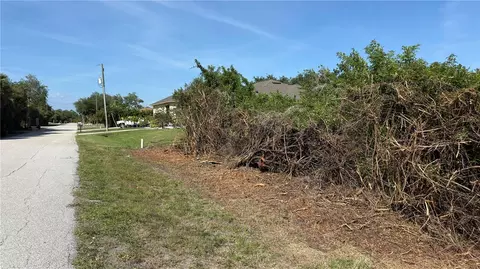 7432 Memorial Dr, Port Charlotte, FL 33981