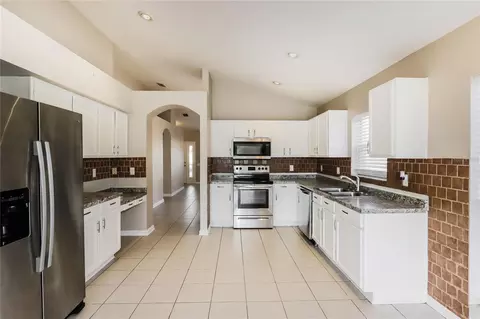 Kitchen - 13302 Evening Sunset Ln, Riverview, FL 33579 photo 1 of 3