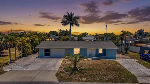 433 Glenridge Ave NW, Port Charlotte, FL 33952