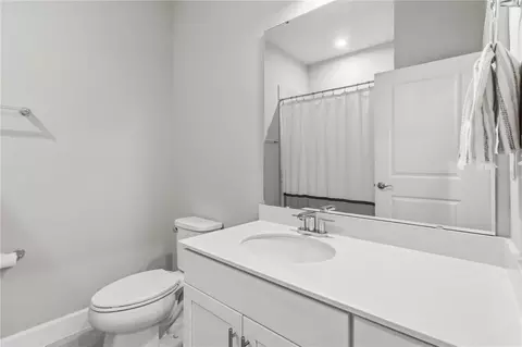 Bath - 10009 Daybreak Gln, Parrish, FL 34219 photo 1 of 3