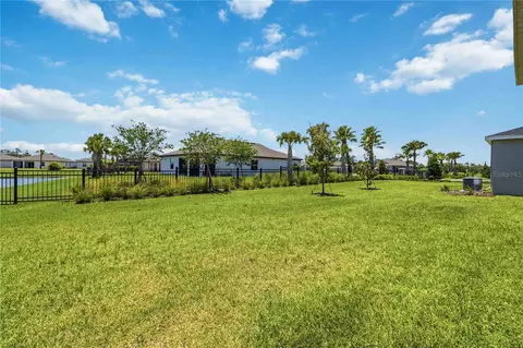 Exterior - 10009 Daybreak Gln, Parrish, FL 34219 photo 6 of 8