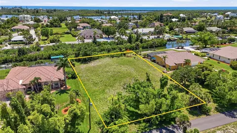 305 Spaniards Rd, Placida, FL 33946