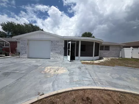 3441 Eisenhower Dr, Holiday, FL 34691