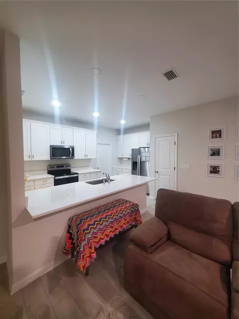 Kitchen - 10960 Brightleaf Ct, Riverview, FL 33569 photo 5 of 5