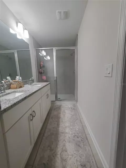 Bath - 10960 Brightleaf Ct, Riverview, FL 33569 photo 3 of 5