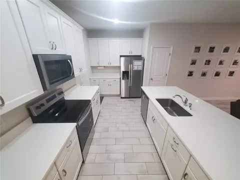 Kitchen - 10960 Brightleaf Ct, Riverview, FL 33569 photo 2 of 5