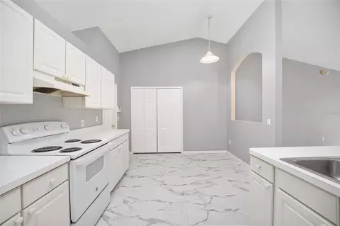 Kitchen - 20 Pine Court Loop, Ocala, FL 34472 photo 1 of 6