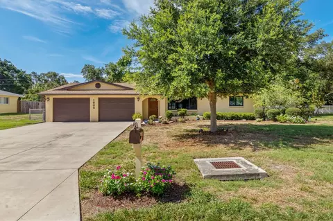 1505 Pine St E, Nokomis, FL 34275