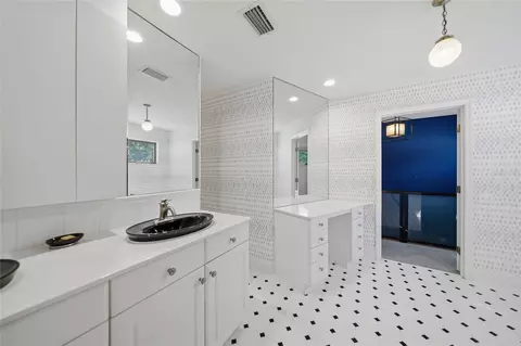 Bath - 4460 Northshore Dr, Punta Gorda, FL 33980 photo 9 of 9