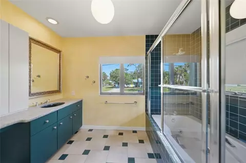 Bath - 4460 Northshore Dr, Punta Gorda, FL 33980 photo 2 of 9