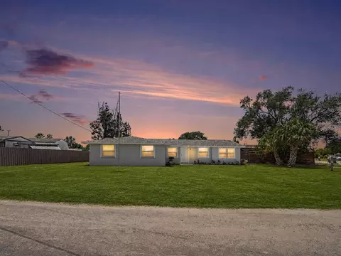 802 White Heron Blvd, Ruskin, FL 33570
