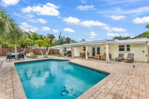 1664 Lakeview Pl, Englewood, FL 34223