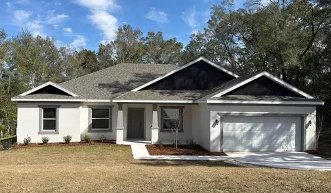 8925 N Golfview Dr, Citrus Springs, FL 34434