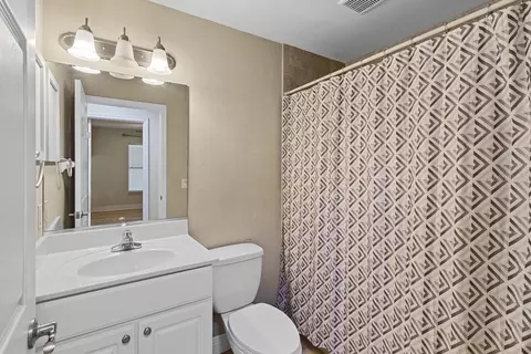 Bath - 2326 Jackson Dr, Sebring, FL 33870 photo 4 of 4