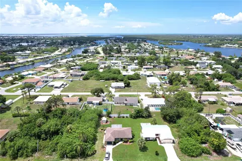 515 Meridan Ave NW, Port Charlotte, FL 33952