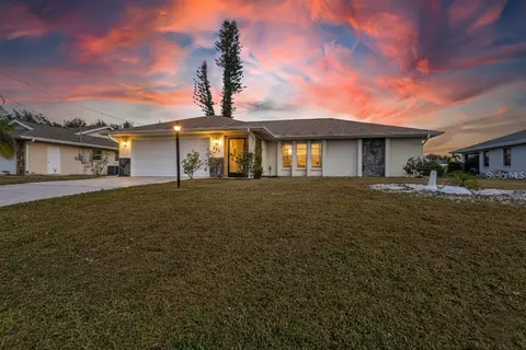 285 Mark Twain Ln, Rotonda West, FL 33947