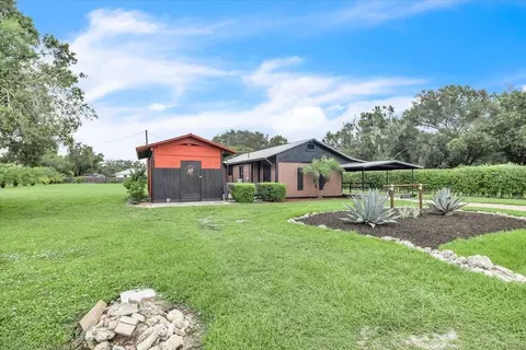 Exterior - 915 E Charles St, Arcadia, FL 34266 photo 1 of 15