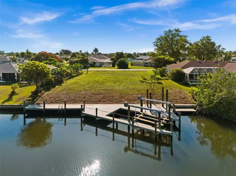 3022 SE 6th Ave, Cape Coral, FL 33904