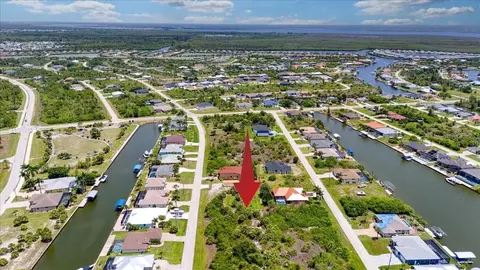 8123 Tracy Cir, Port Charlotte, FL 33981