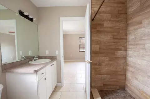 Bath - 1204 E Gibson St, Arcadia, FL 34266 photo 1 of 3
