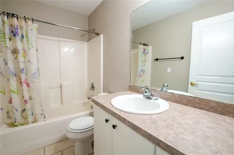 Bath - 1204 E Gibson St, Arcadia, FL 34266 photo 3 of 3
