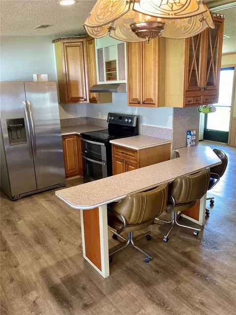 Kitchen - 1038 20th St, Okeechobee, FL 34974 photo 3 of 9