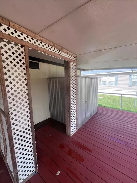 Exterior - 1038 20th St, Okeechobee, FL 34974 photo 5 of 8