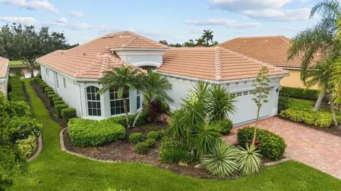 3927 Whispering Oaks Dr, North Port, FL 34287