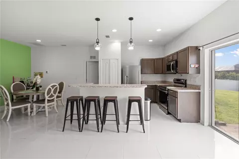 Kitchen - 5906 Escalon Dr, Sebring, FL 33872 photo 5 of 5