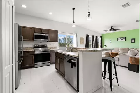Kitchen - 5906 Escalon Dr, Sebring, FL 33872 photo 2 of 5