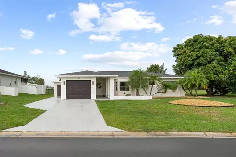 30 Oakland Hills Ct, Rotonda West, FL 33947