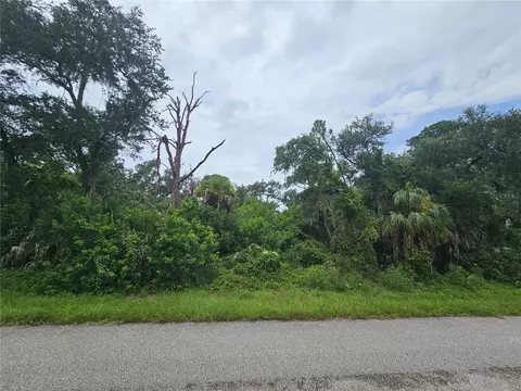 441 Lemoyne St, Port Charlotte, FL 33954
