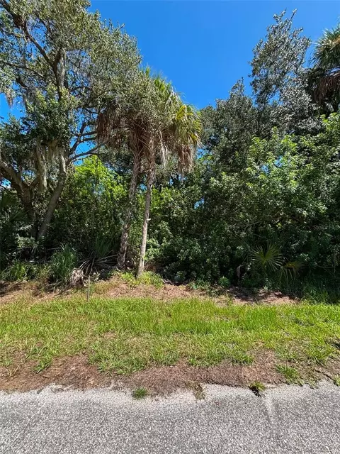 18024 Wing Ave, Port Charlotte, FL 33948