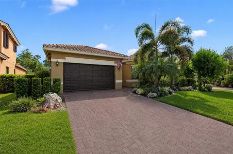 10035 Chesapeake Bay Dr, Fort Myers, FL 33913
