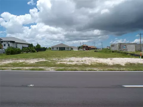 420 Diplomat Pkwy E, Cape Coral, FL 33909