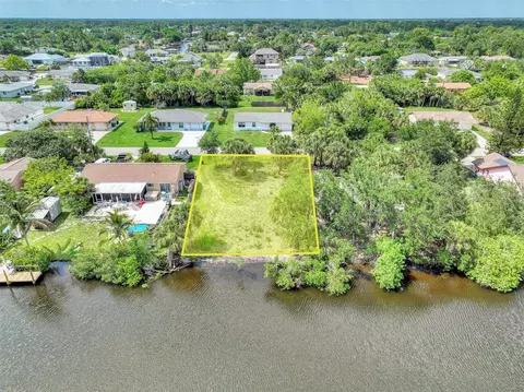 18422 Van Nuys Cir, Port Charlotte, FL 33948