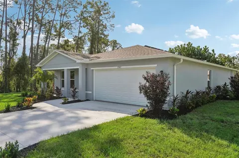 Exterior - 34030 Long Cir, Webster, FL 33597 photo 3 of 8