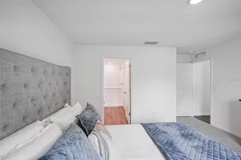 Bedroom - 34030 Long Cir, Webster, FL 33597 photo 8 of 8