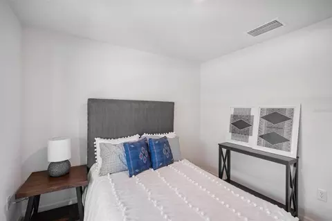 Bedroom - 34030 Long Cir, Webster, FL 33597 photo 4 of 8