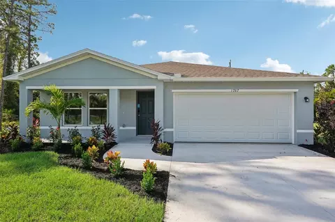 Exterior - 34030 Long Cir, Webster, FL 33597 photo 4 of 8