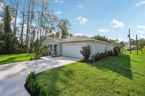 Exterior - 34030 Long Cir, Webster, FL 33597 photo 2 of 8